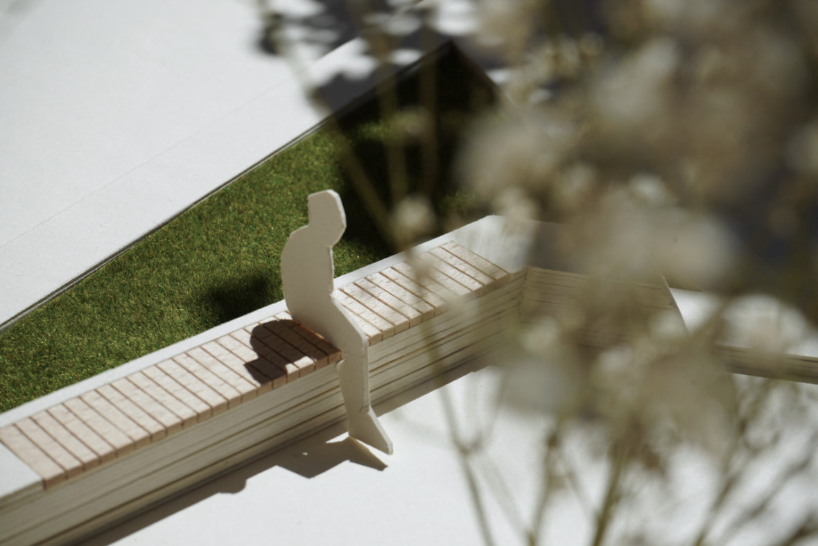 Neugestaltung eines kleinen Platzes und dazugehöriger Möblierung von Ola Alkouja